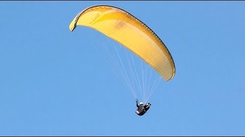 CyberLink ColorDirector - Changing the Color of a Moving Object with Motion Tracking