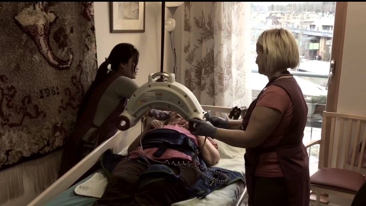 Hoito ja huolenpito - Kattonosturin käyttö