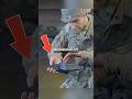 Warum US Soldaten Magazine kopfüber zusammenklebte