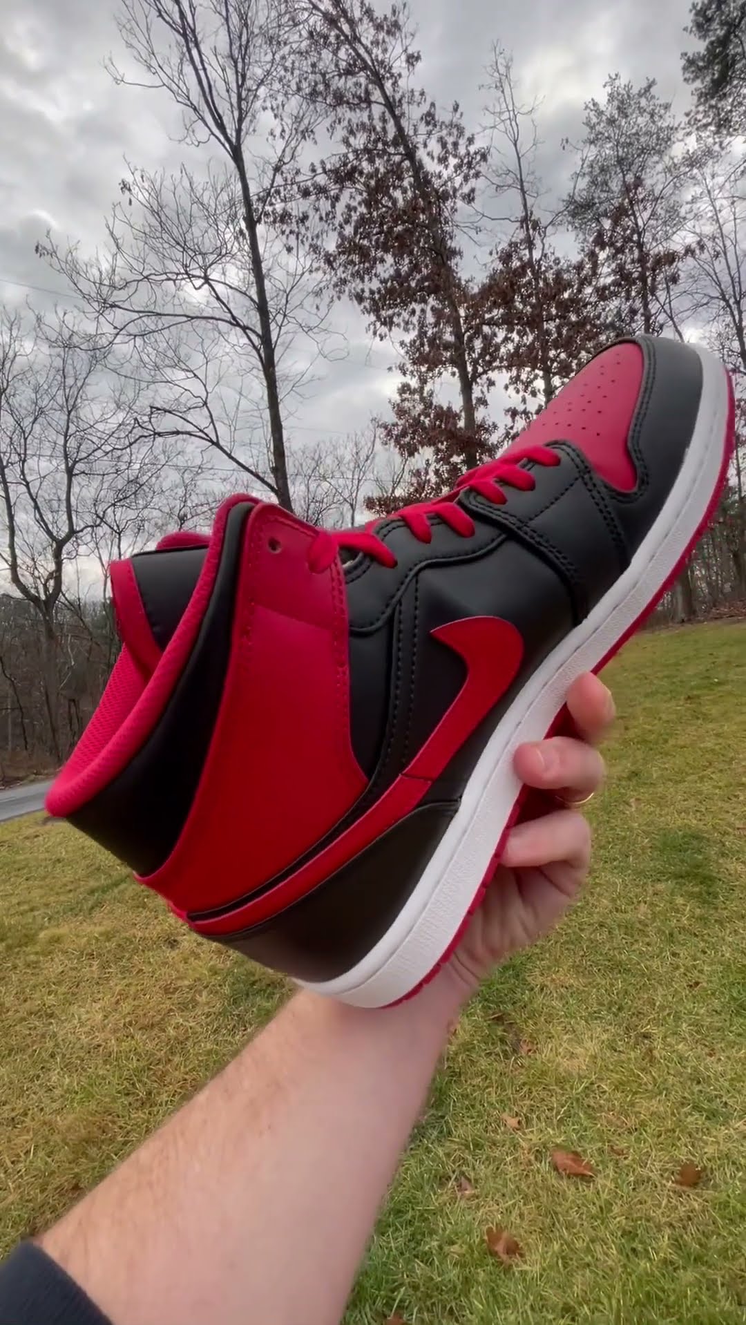 Jordan 1 Mid Alternate Bred PRE-OWNED – kickedout