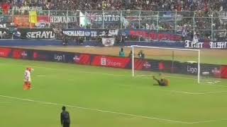 Keseruan adu finalti maskot arema vs persija