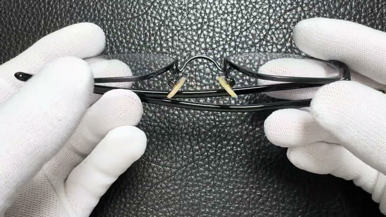 カネコガンキョウ 金子眼鏡｜KV-156 IPBK｜金子眼鏡が纏わせた、チタン