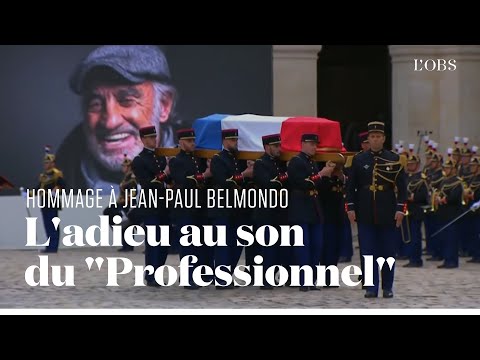 Le cercueil de Jean-Paul Belmondo quitte les Invalides au son de \