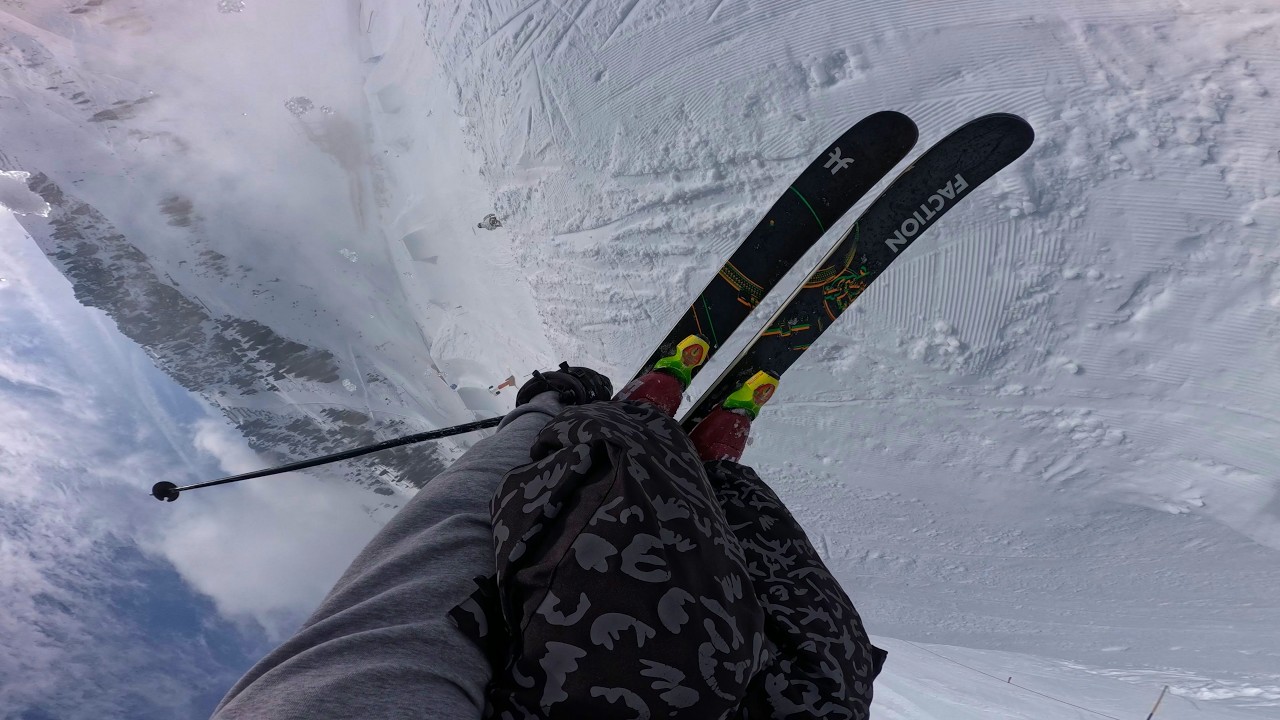 SLUSHY SPRING Skiing in Austrias BEST Park?! Fun Laps & Huge Sends