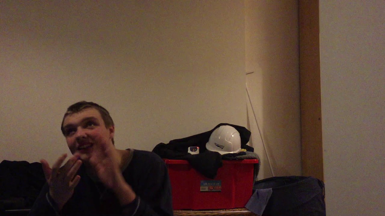 Luke Sings What's Your Favourite Colour