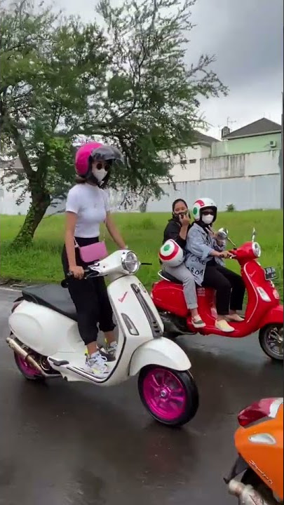 Vespa Matic Cantik Riding#Shorts