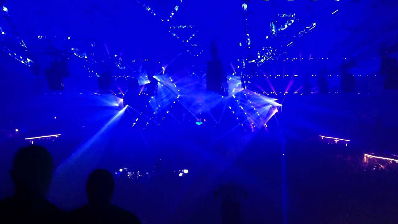 Hardbass - Team Yellow Adaro / Outbreak / Crypsis playing Mad Dog - Welcome down (Desnar remix)