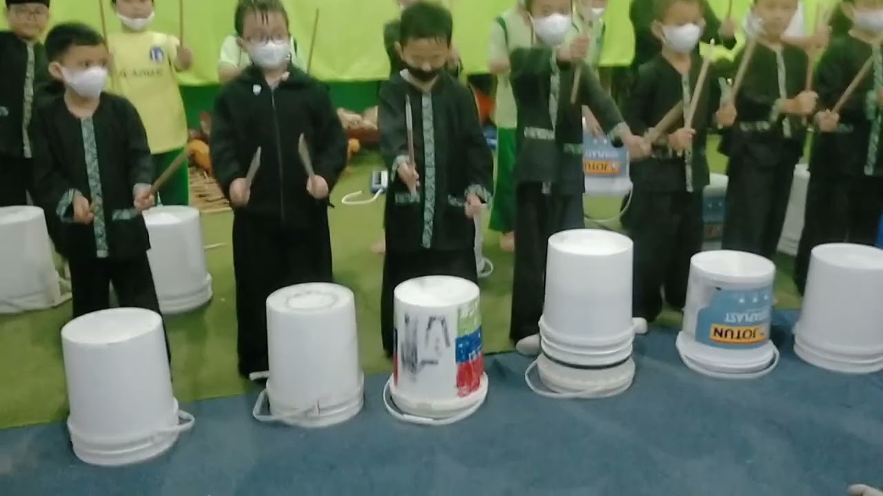 Latihan perkusi AKA9 Al Azhar 36