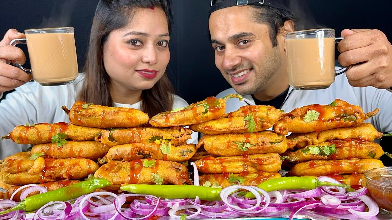 SPICY MIRCHI PAKODA/MIRCHI BHAJJI EATING CHALLENGE | INDIAN STREET FOOD |  CHILLI PAKODA EATING