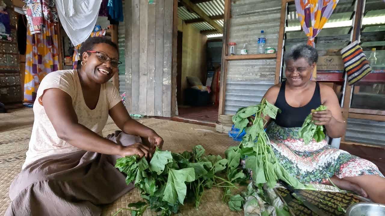 Village Lunch: Cooking Bele with my aunties and mum🌱🇫🇯