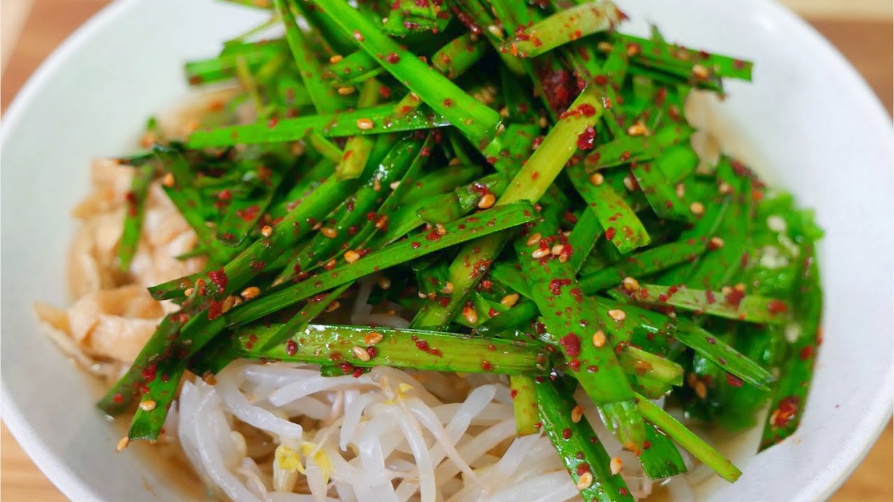 Soupy Noodles Recipe | The Perfect soupy noodles witg leek on a lazy ...