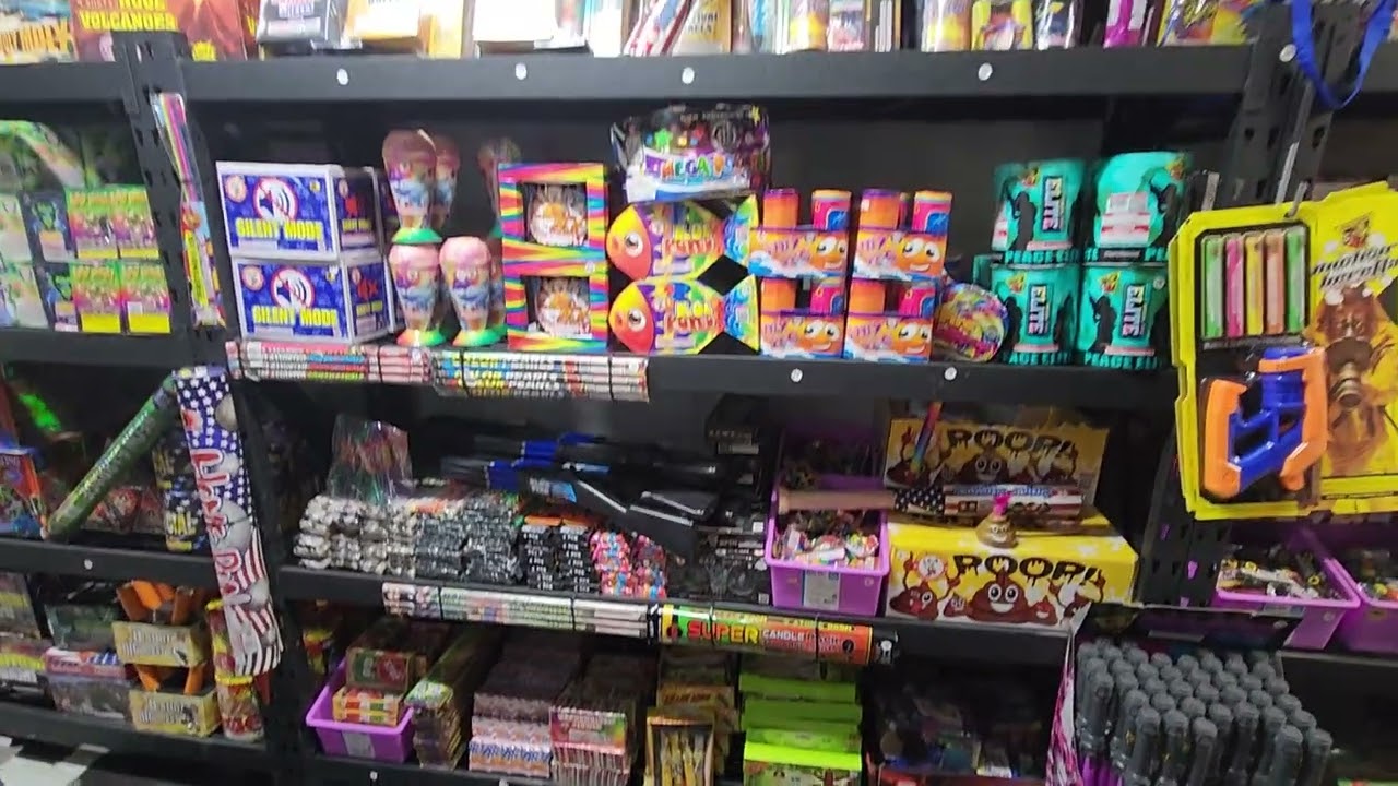 Happy New Years - Night Walk-through Fireworks Stand 2026