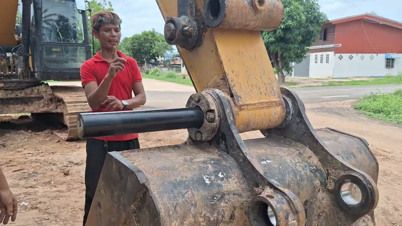 รีวิว การใส่บุ้งกี๋หลังจากคว้านเสร็จ SANY SY200C บัญชาการโดยช่างก้อง excavator