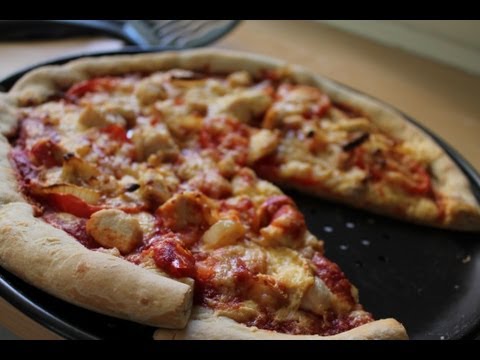 Video: Hoe Maak Je Pizza Met Kippenwrongeldeeg?