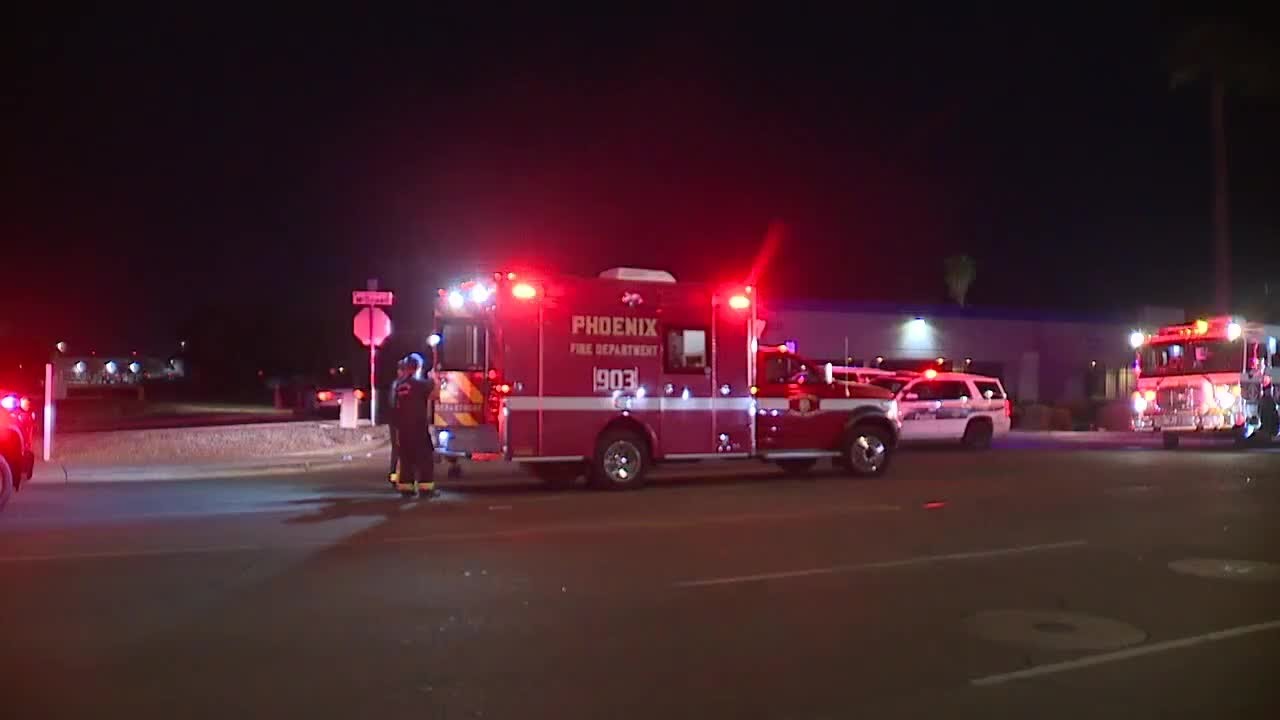 Suspect in custody after Phoenix double shooting, barricade situation