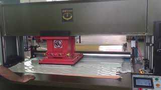 Automatic travel head cutting machine