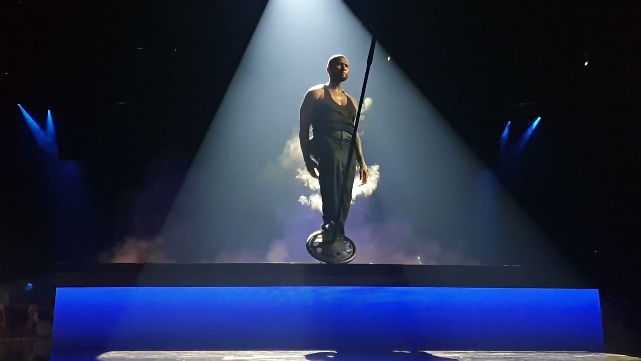 USHER | U Got It Bad live | FRONT ROW La Seine Musicale 