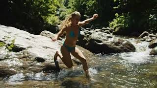 Zarif Iniş Hayali-Bikini Woman Falls Into Stream