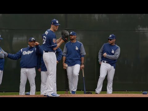 Dodgers Spring Training: Corey Seager, Alex Wood and more from first full-squad workout of 2018