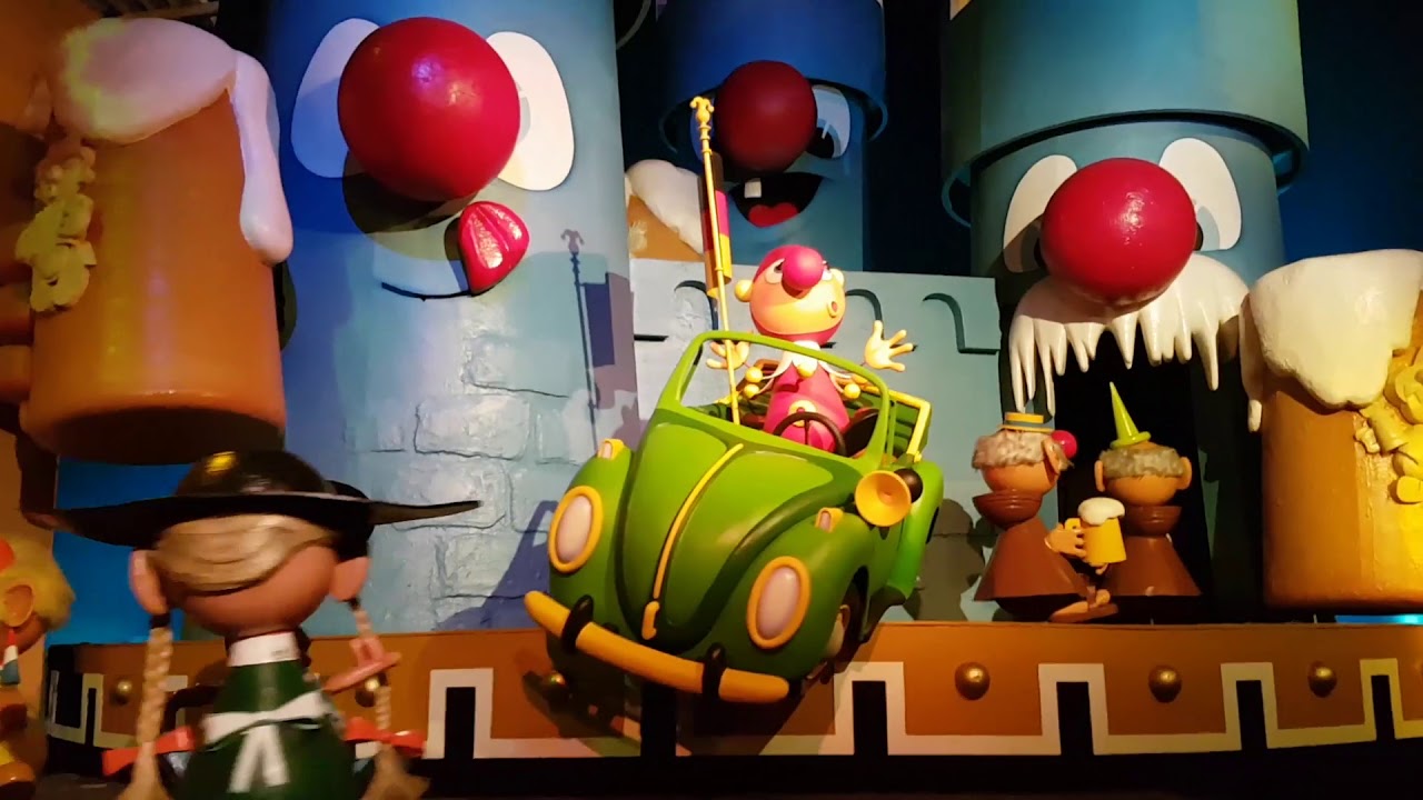 Carnival Festival - Efteling on ride pov -stopped to let disabled riders on and off