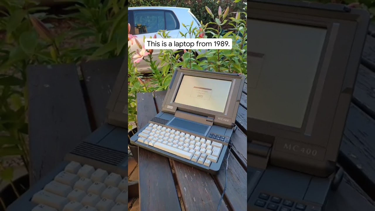 This Psion MC400 from 1989 is a masterpiece of vintage laptop engineering