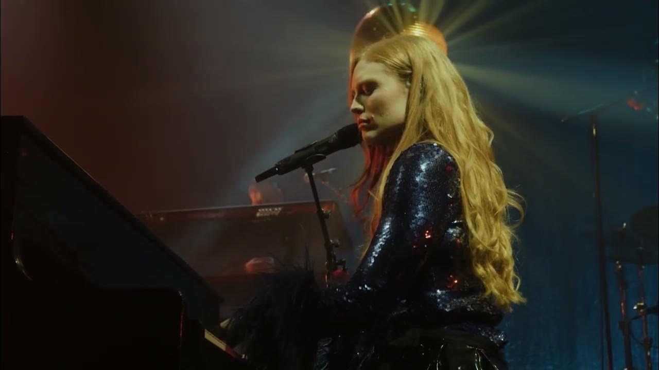 Freya Ridings Face In The Crowd (Live at The Apollo) 💫 YouTube
