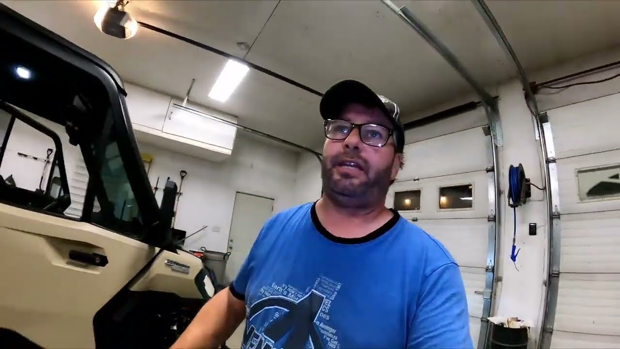 Установка боковых зеркал Can-Am HD11 Defender Limited 2026 года