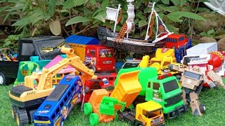 Seruhnya Mengumpulkan mainan bersama bus tayo, MCqueen, trucktidak, Tomas, block, tracktor,dumptruck