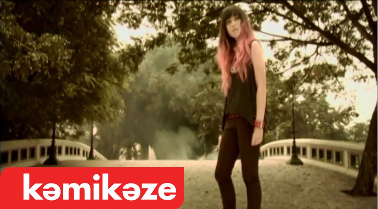 ปกเพลง ใครๆก็มีคนรัก — MILA