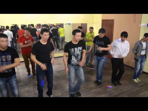 Видео: танец мальчиков 8 марта!!