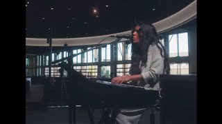 Draw Me Close To You - Andrea Alexis | UPPERROOM Monday Set 7/28/2025