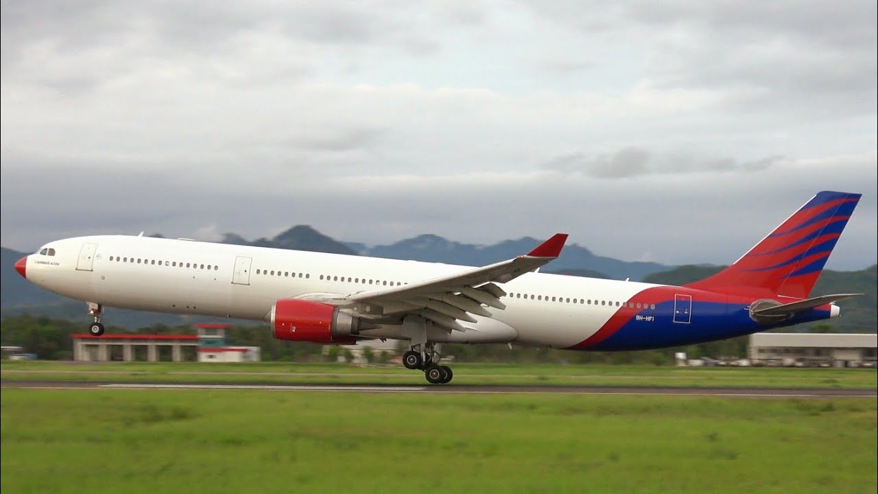 Wow... Pesawat Langka A330 9H-HFI Dari Auckland Ke Yogyakarta International Airport