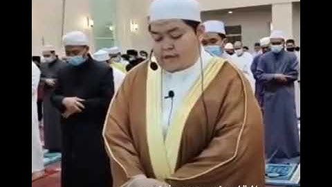 تلاوة محمد شكري  يقلد صوت الشيخ عبدالرحمن السديس