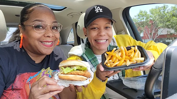WENDY'S NEW GHOST PEPPER RANCH CHICKEN SANDWICH TASTE & REVIEW (IS IT BETTER THAN POPEYES?)