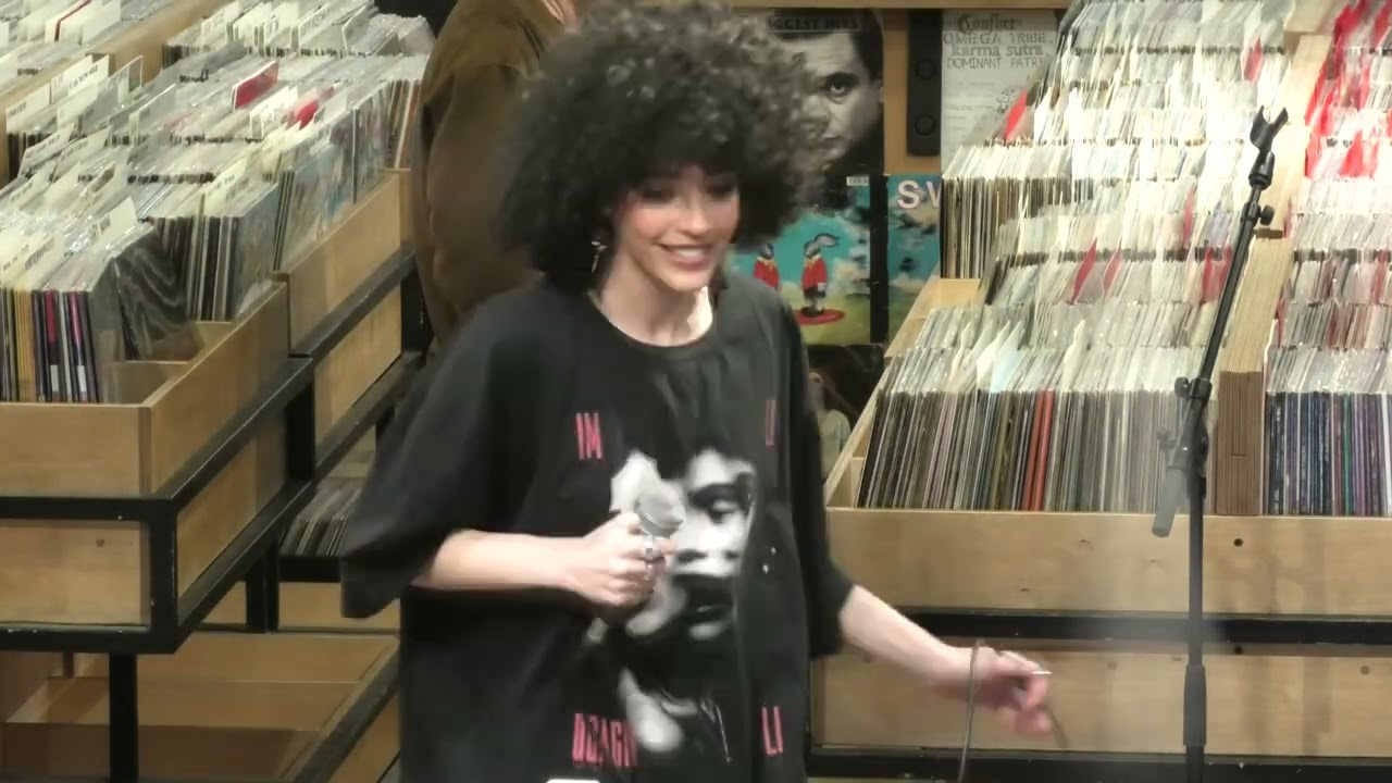 ליהי טולדנו משיקה את 