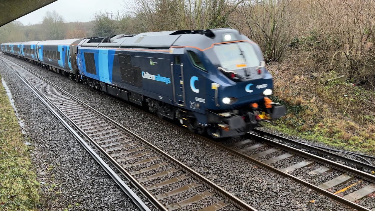 Class 68 + CAF Mk5A | 68032 + CH13 | Rail Operations Group - ROG