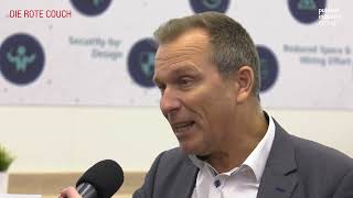 CODESYS Virtual Safe Control SL – Rote Couch mit CODESYS GmbH auf der SPS 2024