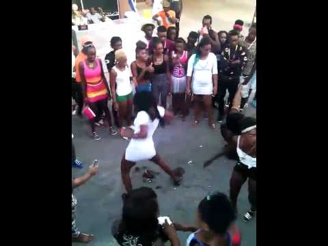 CRAZY JAMAICAN GIRLS DANCE ON FIRE (HOTUP RAZOR B)