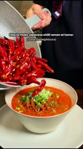 Ken makes a not so spicy japanese ramen at home🍜🌶️