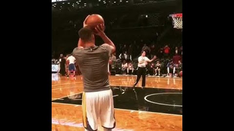 Stephen curry shooting form slow motion.