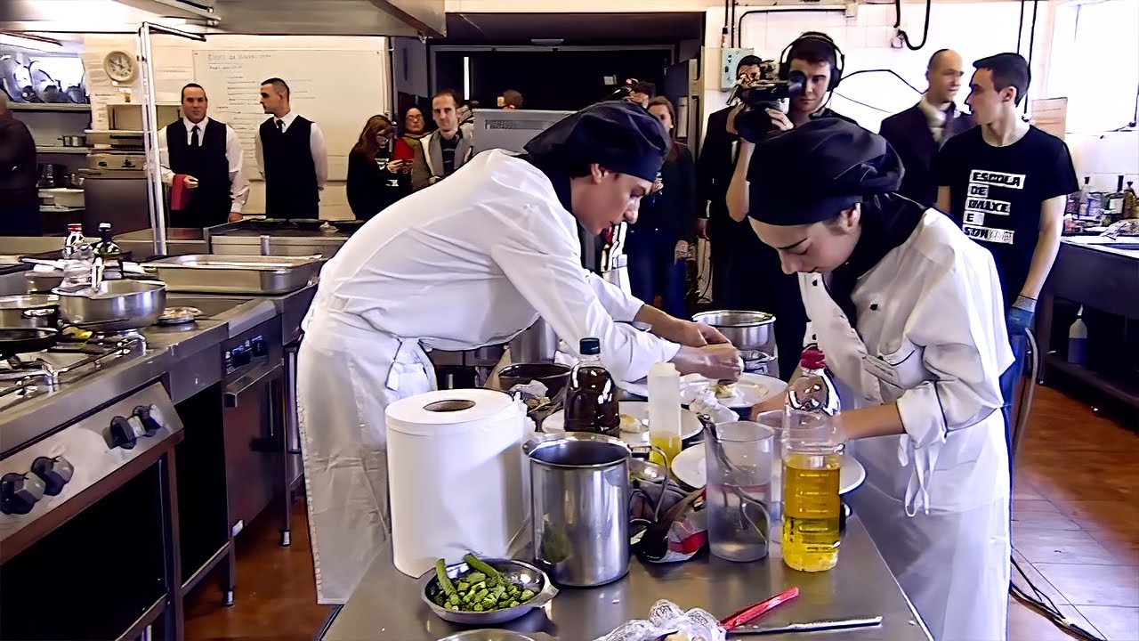 Documentary backdrop image for Cocinando en el fin del mundo (2024)
