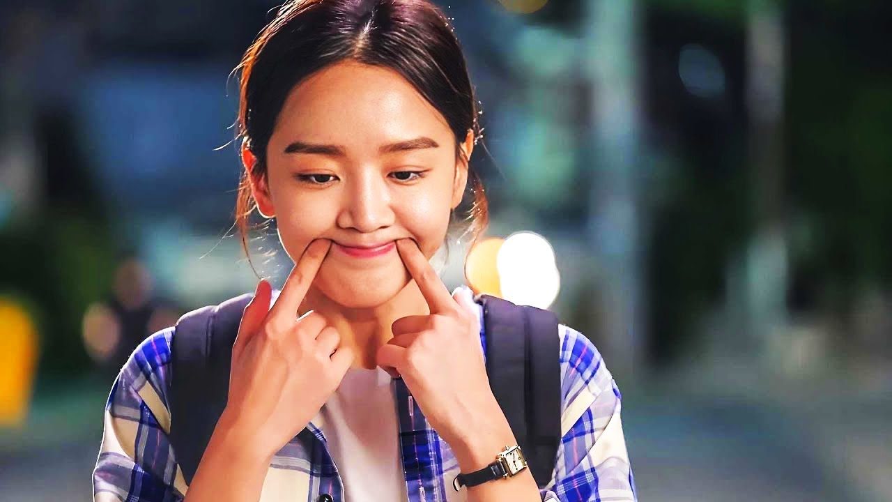 Қыз жоқтан бай бай қызға айналды және ол бақытсыз