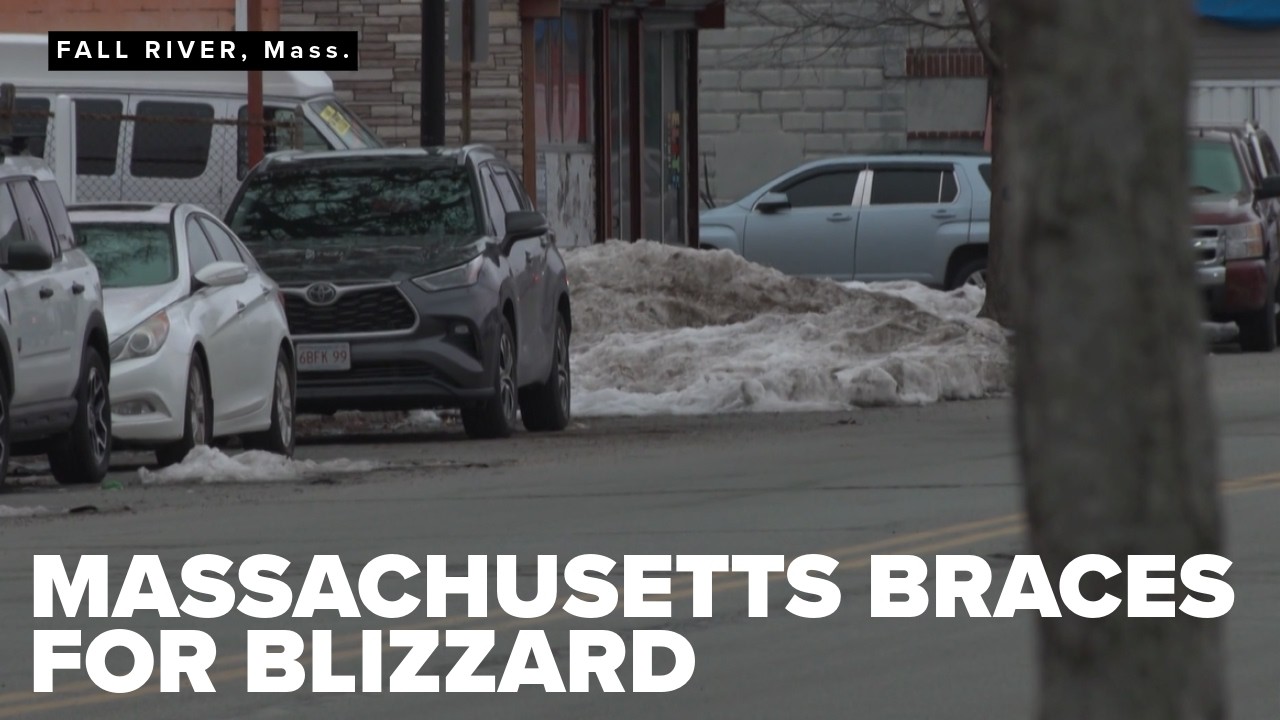 Towns in Massachusetts prepare for blizzard conditions