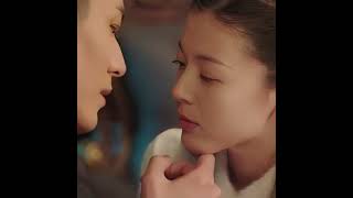 💞CEO lifts up Cinderella&#39;s face #锁爱三生 #CircleOfLove #李九霖 #关畅  #shorts