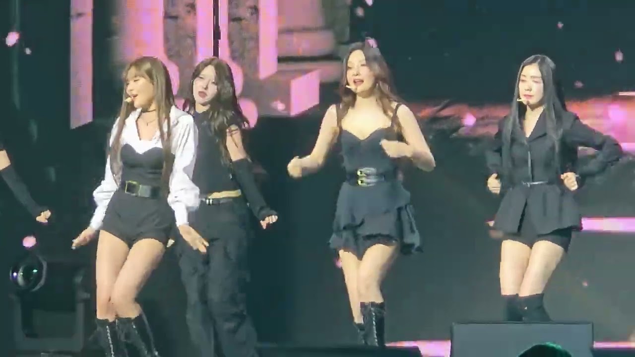 SMTOWN LIVE 2025 in London || Red Velvet - Bad Boy [4K]