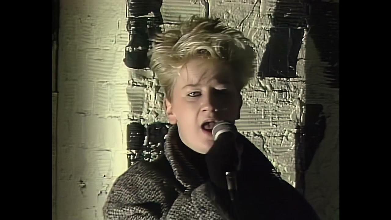 Anne Clark Our Darkness (Formel Eins) (1984) YouTube