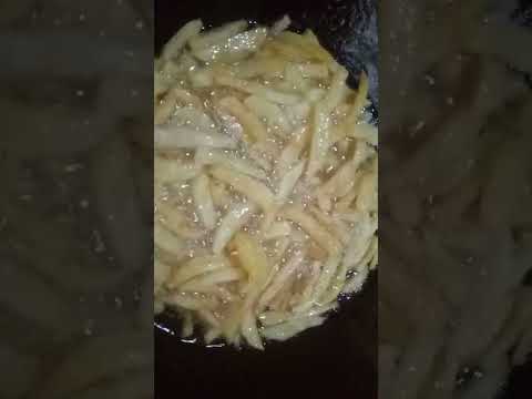 jifunze jinsi ya kupika chipsi kavu na chipsi mayai soon out on my channel #cooking #spaghi #chips