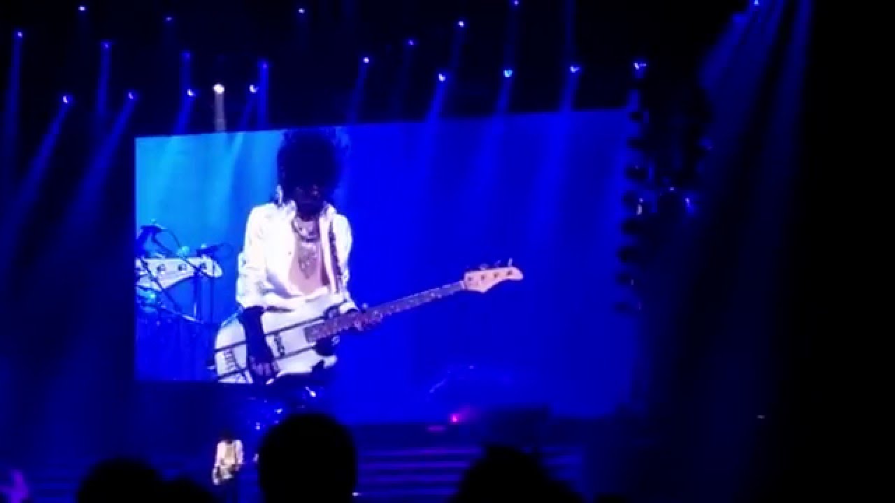 X Japan 大阪城ホール Osakajo Hall Heath Solo Excerpt Youtube X Japan 大阪城ホール Osakajo Hall Heath Solo Excerpt Youtube