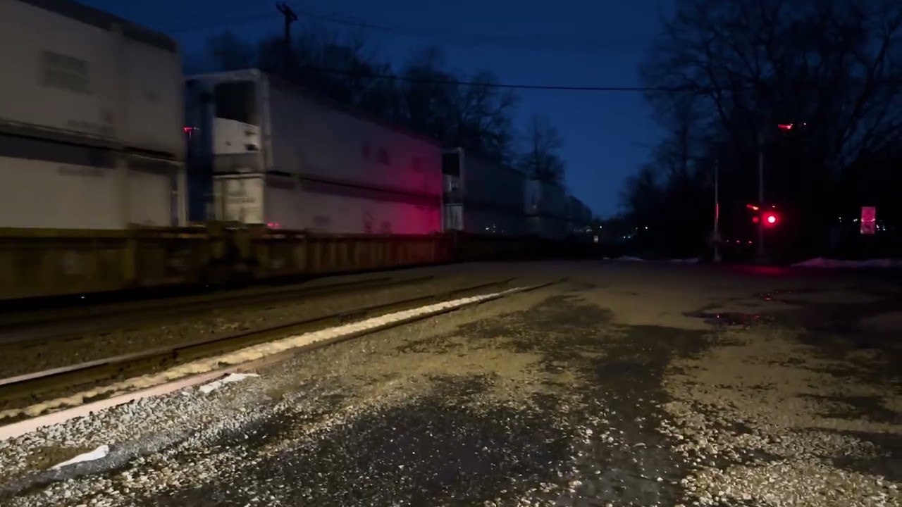 NS 4202 AC44C6M leads NS 23G at Piscataway 