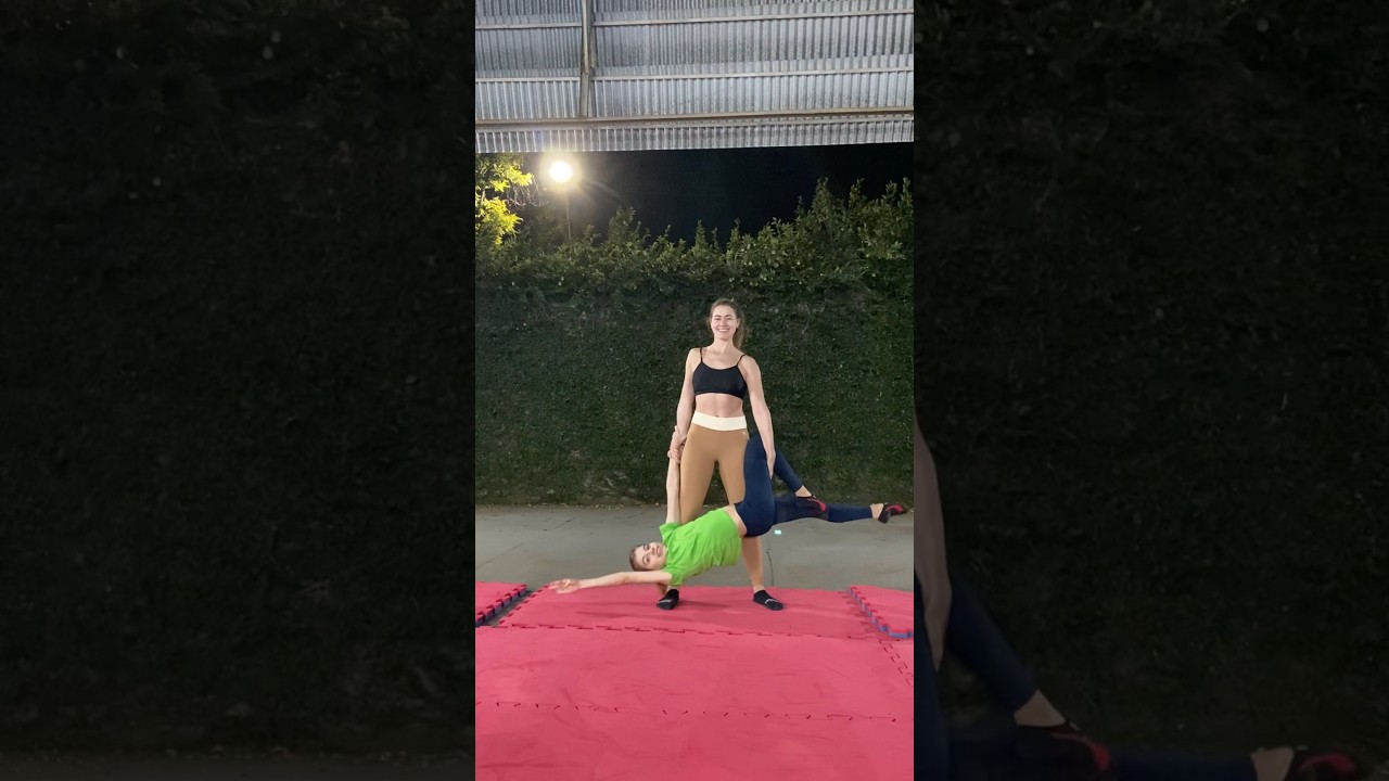 ACROTRICKS em dupla para você tentar com a sua! Nível: fácil 😝 